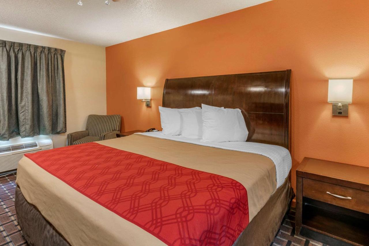 Econo Lodge Inn & Suites Granite City Exterior photo