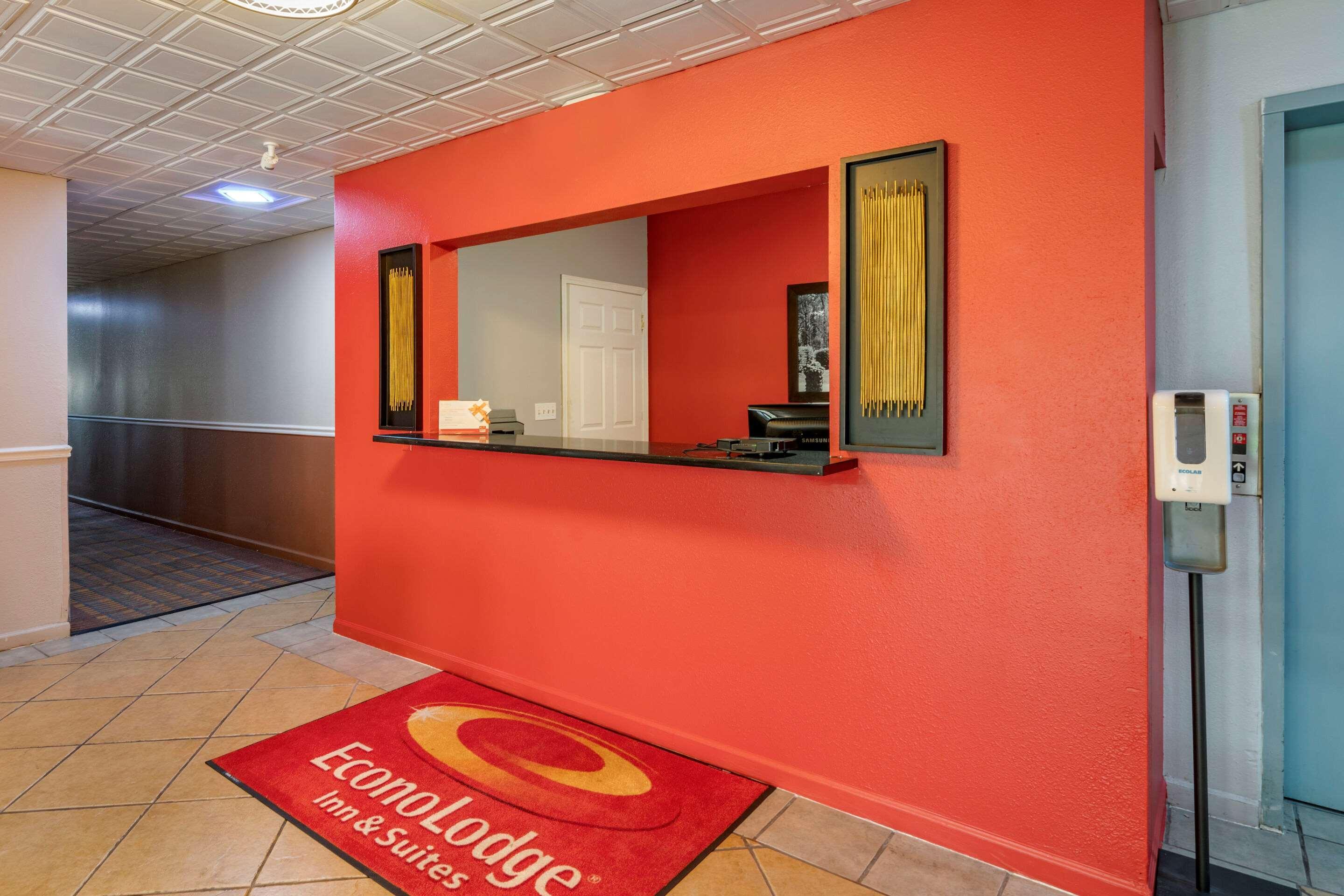 Econo Lodge Inn & Suites Granite City Exterior photo